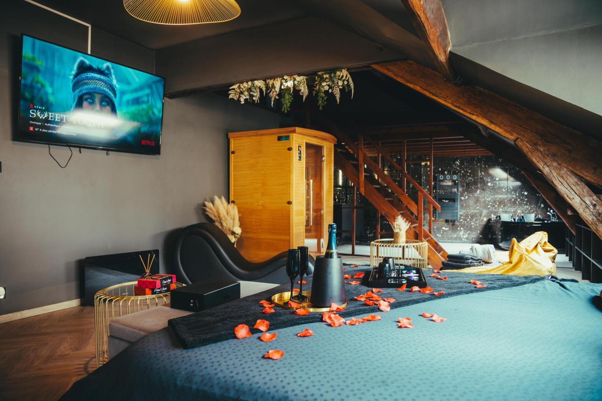 La Marble Room - Suite Balneo & Sauna أنجير المظهر الخارجي الصورة